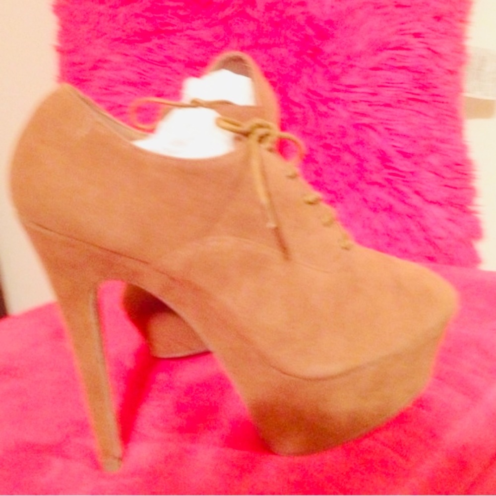 *REDUCED* Platform Suede Booties - Picture 3 of 5